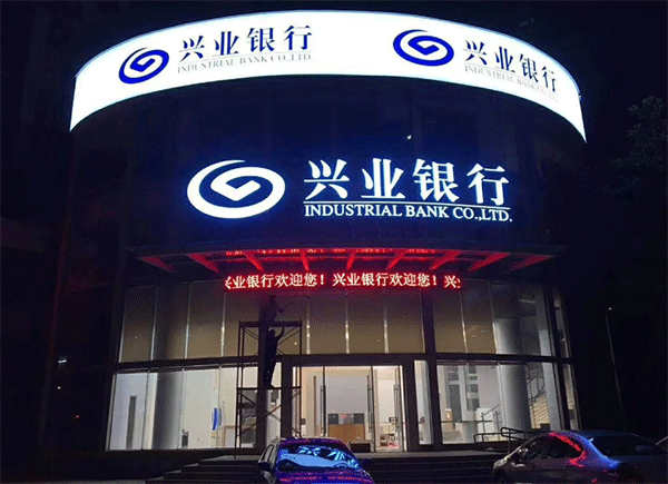 3M燈箱布VS噴繪布有哪些優(yōu)勢(shì)？